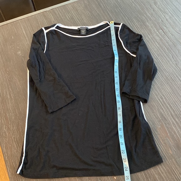 Tahari elements ladies three-quarter sleeve T-shirt in size small. - Picture 7 of 7